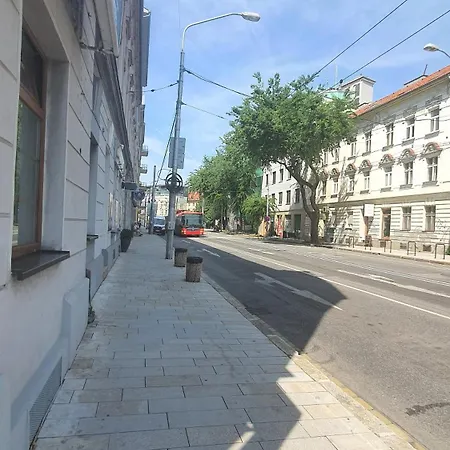Appartement Mlynske Nivy 6, Ba Bratislava